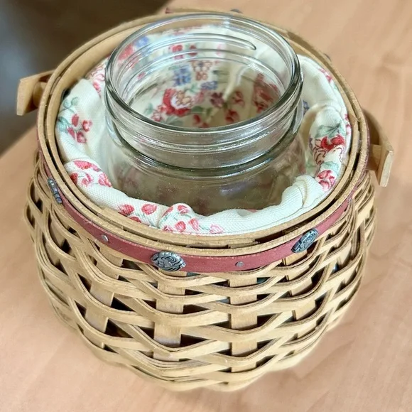 Longaberger basket Pasadena Tournament of Roses 2004 Let Me Call You Sweetheart - Picture 3 of 6